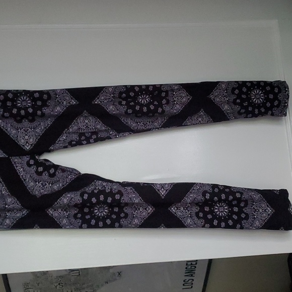 Viv Collection women's high waisted print leggings - Picture 3 of 13